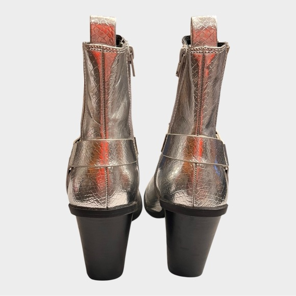 DV BY DOLCE VITA Nilano Metallic Ankle Boot Silver Size 8.5 Western Cowgirl - Picture 4 of 10